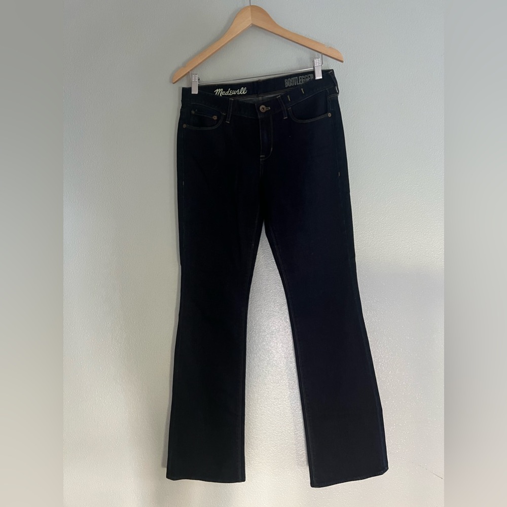 Madewell bootlegger jeans. Size 29x34.